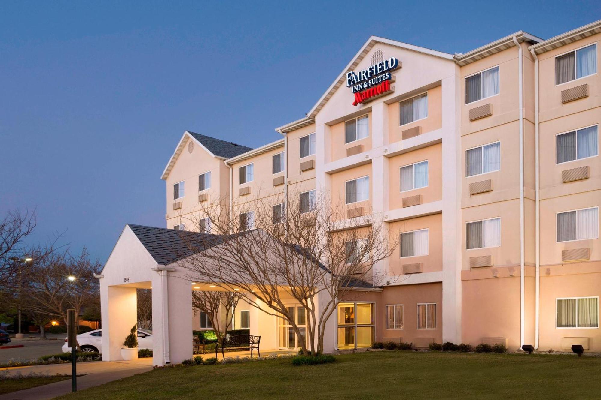 Fairfield Inn & Suites Fort Worth University Drive Exterior foto
